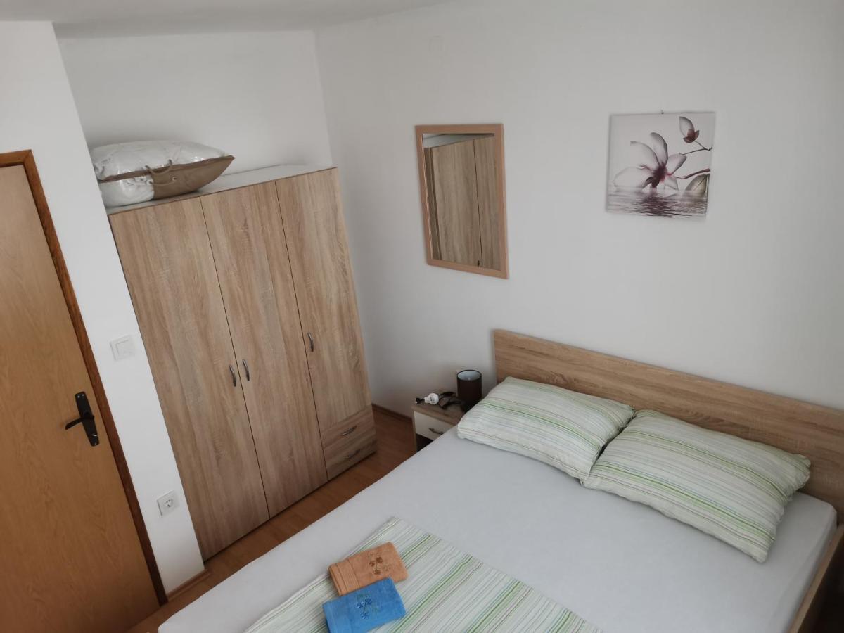 Apartman Jadranka Vir Esterno foto