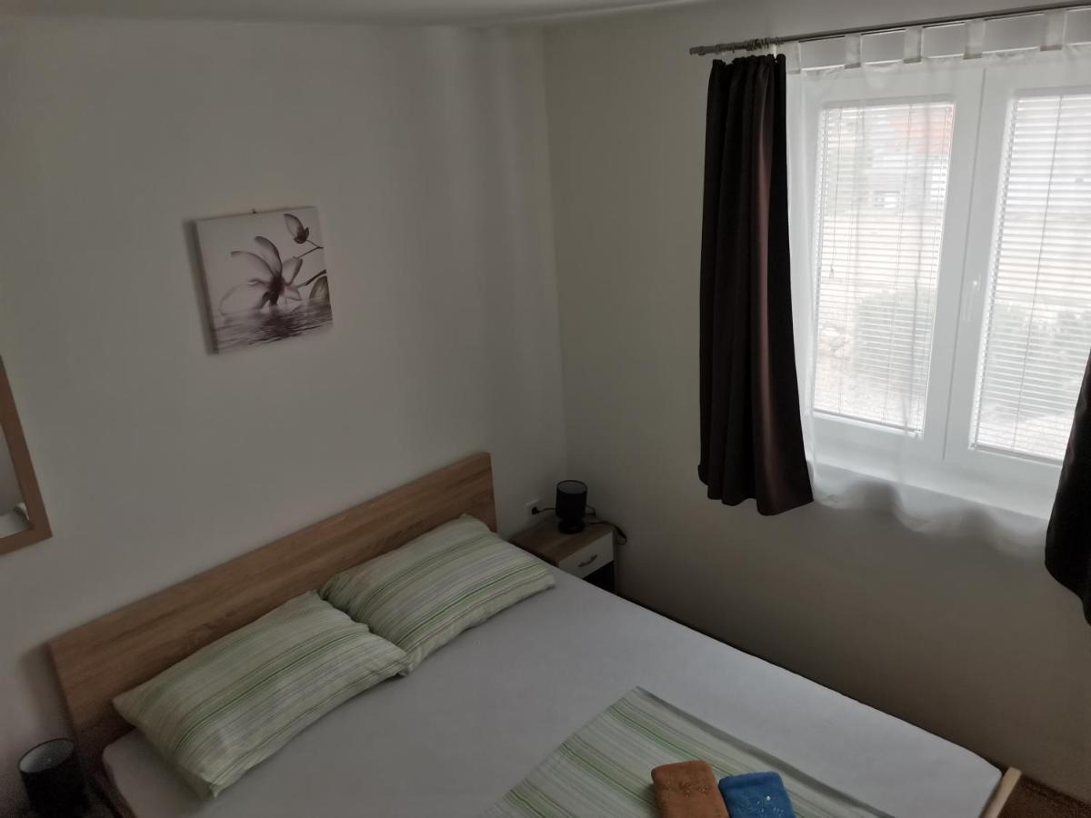 Apartman Jadranka Vir Esterno foto
