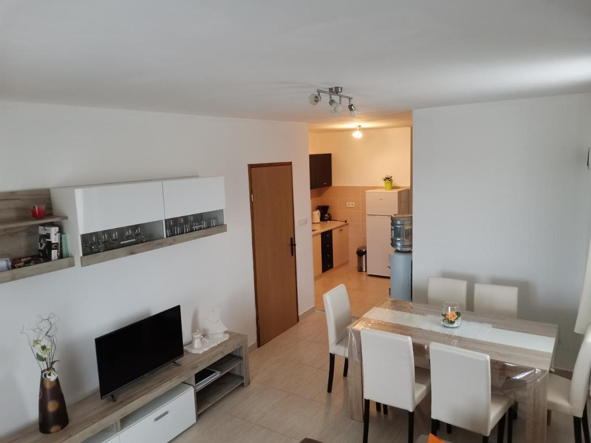 Apartman Jadranka Vir Esterno foto